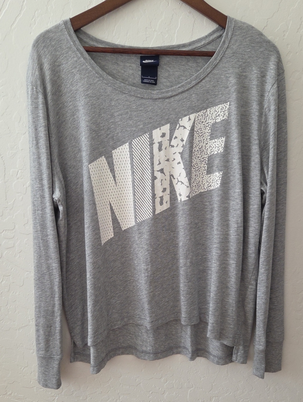 Nike Light Gray Scoop Neck Long-Sleeve Logo Athletic Top